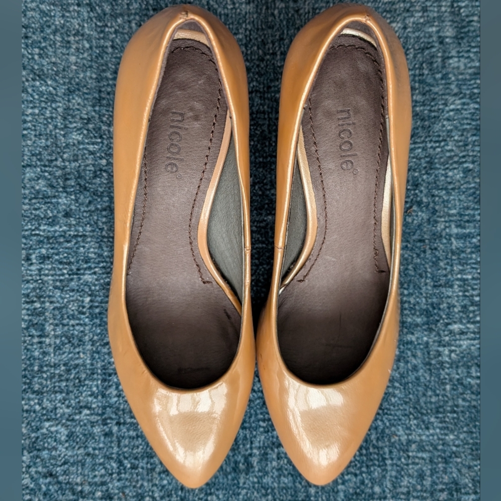 Nicole pumps with a shiny finish, almost like non metallic gold shoes!